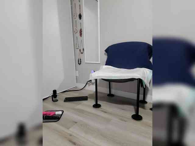 QueenAnitaDix webcam