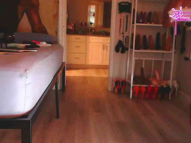 QueenAnitaDix webcam