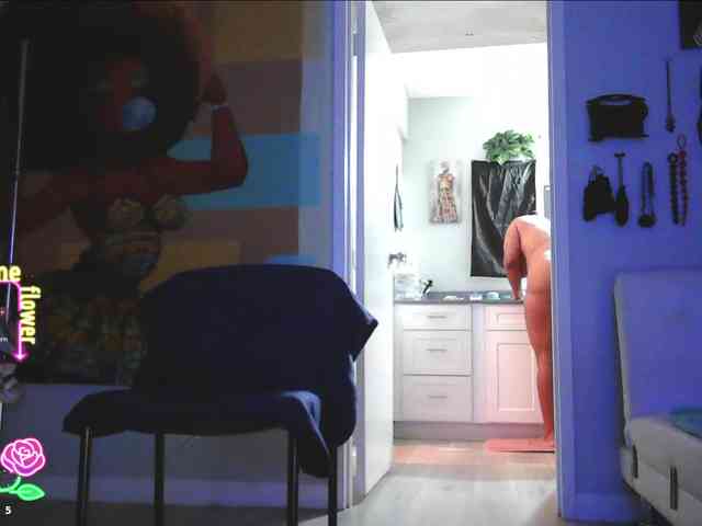 QueenAnitaDix webcam