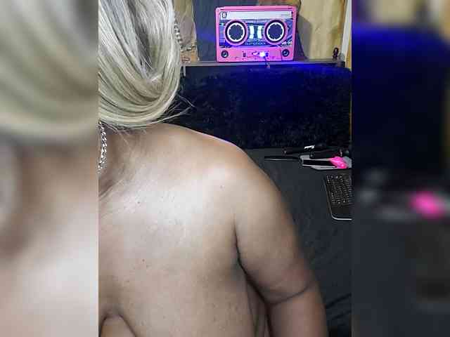 QueenAnitaDix webcam