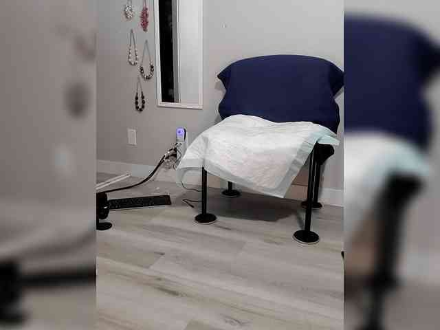 QueenAnitaDix webcam