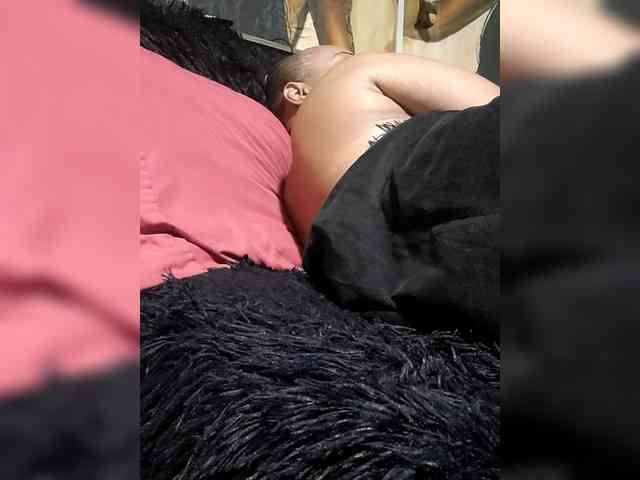 QueenAnitaDix webcam