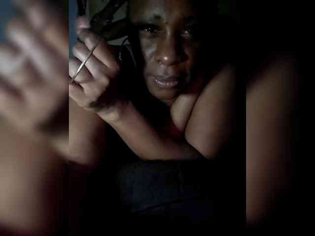 QueenAnitaDix webcam