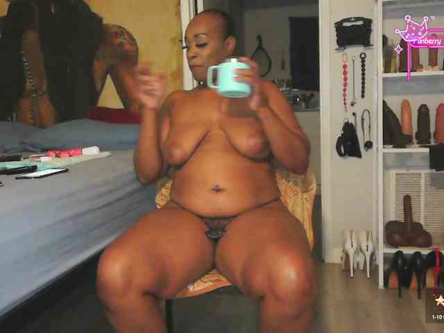 QueenAnitaDix webcam