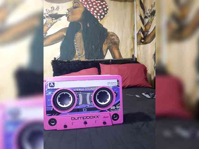 QueenAnitaDix webcam