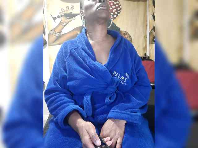 QueenAnitaDix webcam