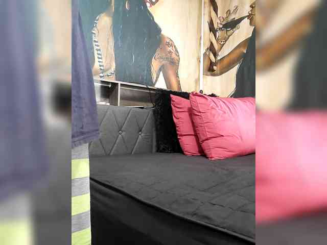 QueenAnitaDix webcam