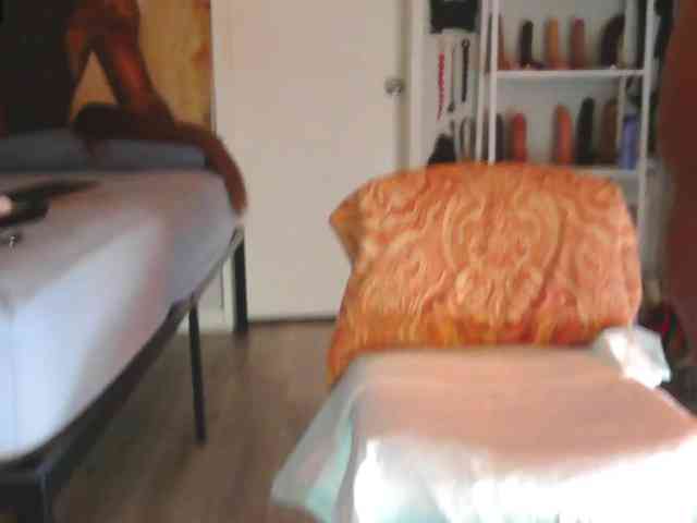 QueenAnitaDix webcam