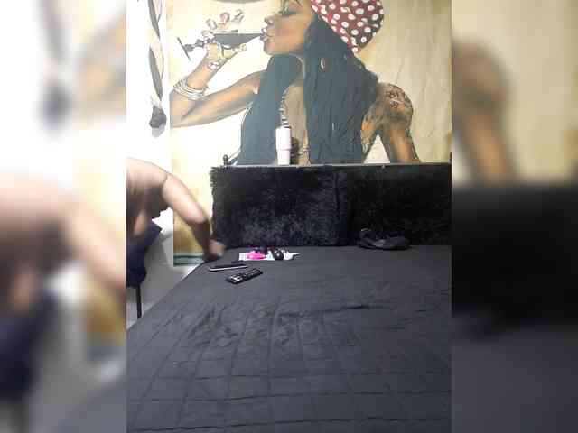 QueenAnitaDix webcam