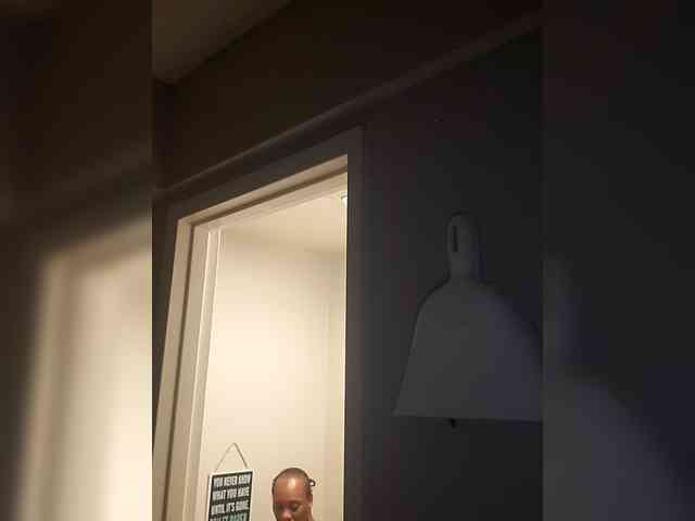 QueenAnitaDix webcam