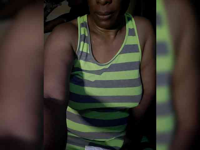 QueenAnitaDix webcam