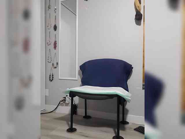 QueenAnitaDix webcam