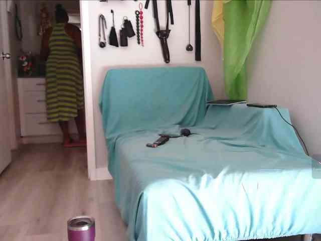 QueenAnitaDix webcam