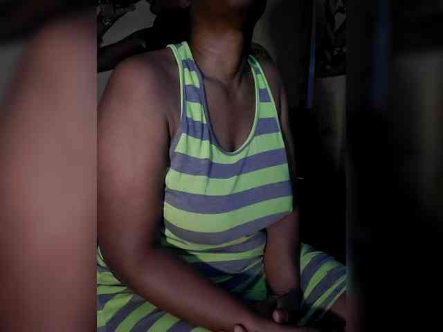 QueenAnitaDix webcam