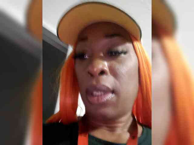 QueenAnitaDix webcam