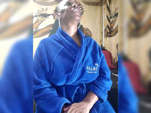 QueenAnitaDix webcam