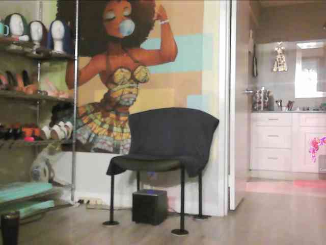 QueenAnitaDix webcam