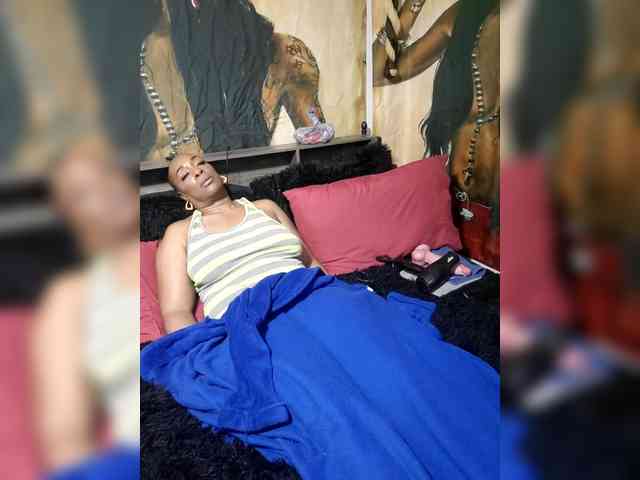 QueenAnitaDix webcam