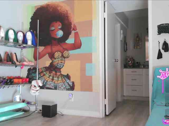 QueenAnitaDix webcam