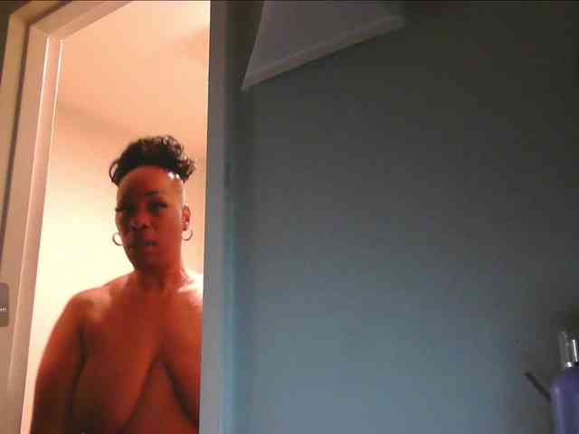 QueenAnitaDix webcam