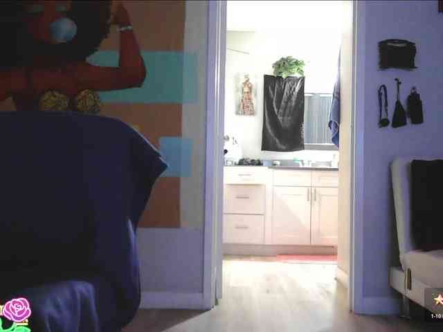 QueenAnitaDix webcam