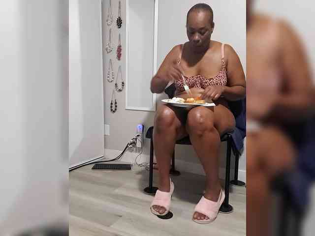 QueenAnitaDix webcam