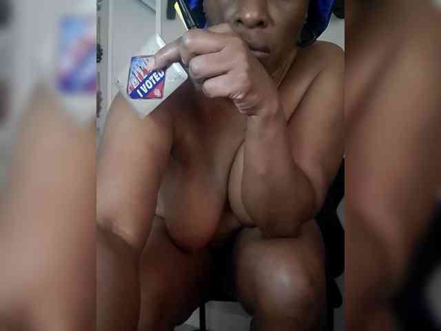 QueenAnitaDix webcam