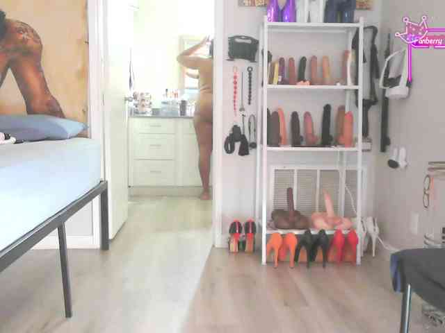 QueenAnitaDix webcam