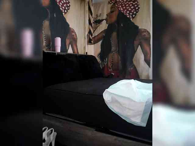 QueenAnitaDix webcam