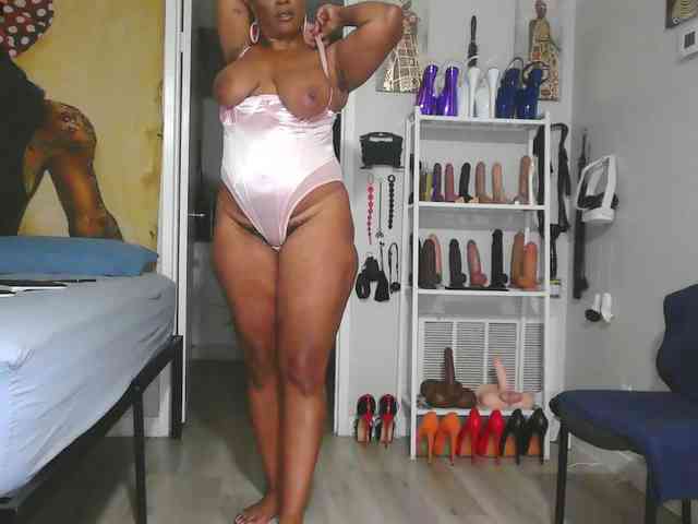 QueenAnitaDix webcam
