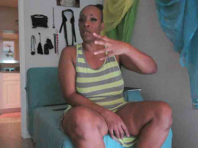 QueenAnitaDix webcam
