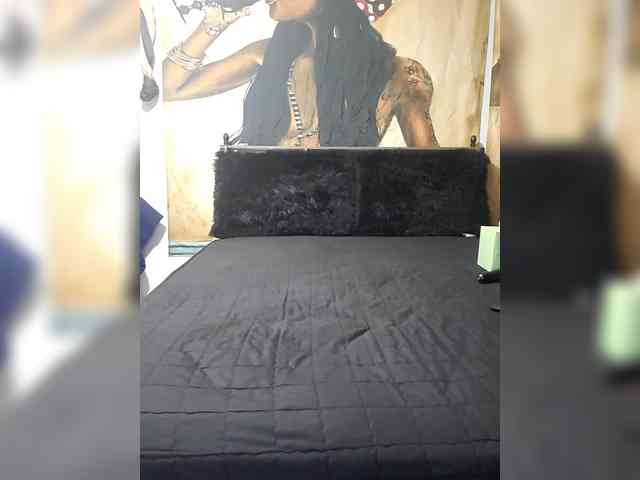 QueenAnitaDix webcam