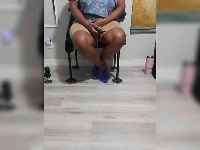 QueenAnitaDix webcam