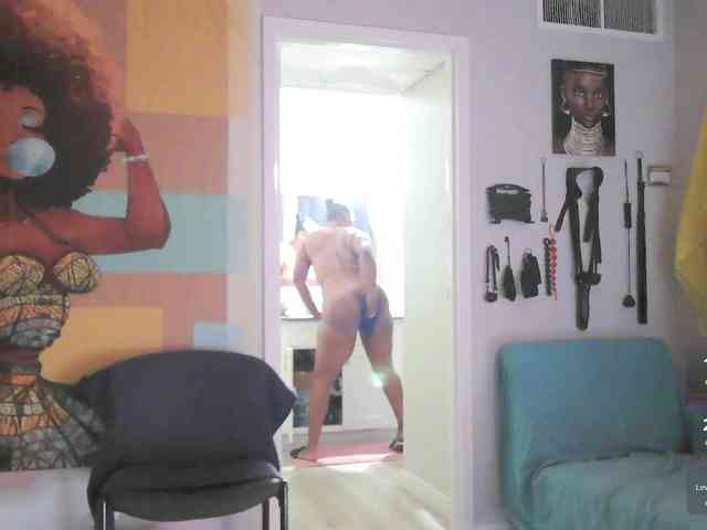 QueenAnitaDix webcam