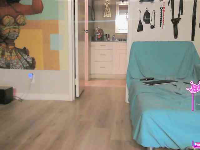 QueenAnitaDix webcam