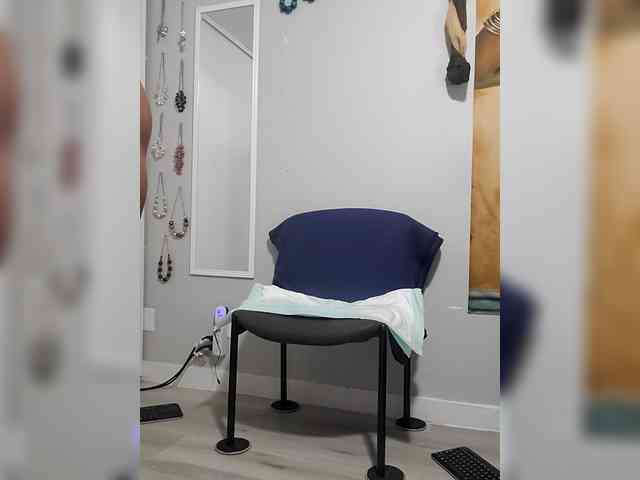 QueenAnitaDix webcam