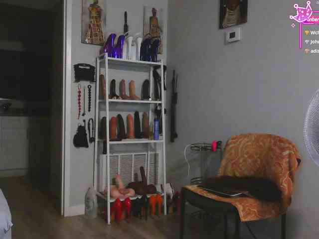 QueenAnitaDix webcam