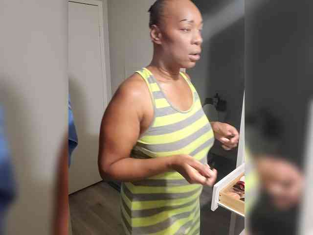 QueenAnitaDix webcam