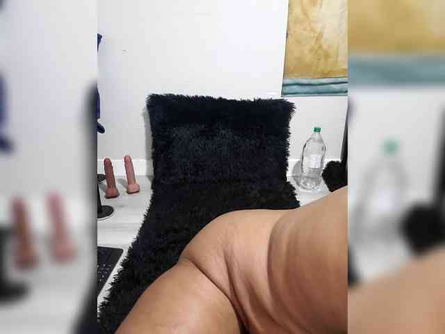 QueenAnitaDix webcam