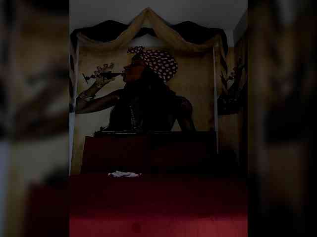 QueenAnitaDix webcam