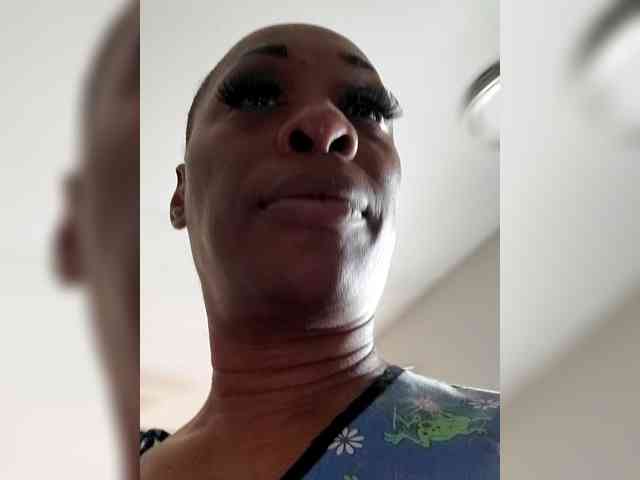 QueenAnitaDix webcam