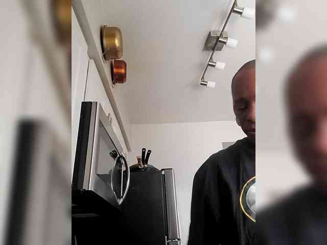 QueenAnitaDix webcam