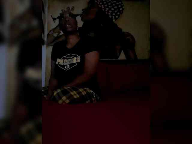 QueenAnitaDix webcam