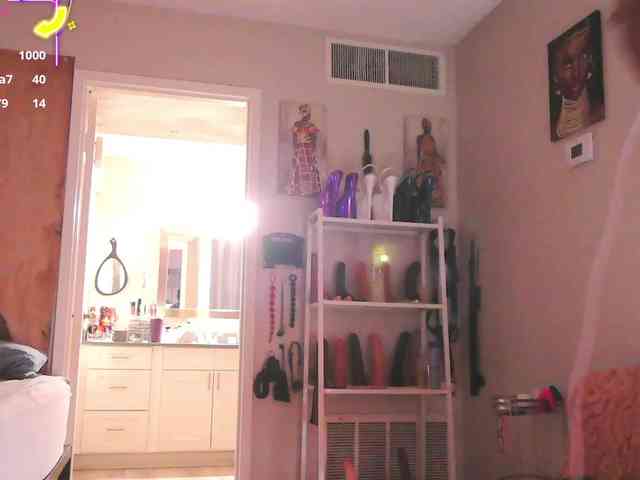 QueenAnitaDix webcam