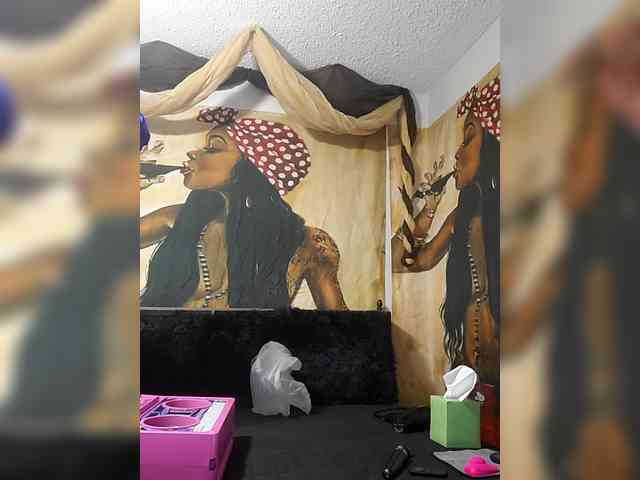 QueenAnitaDix webcam