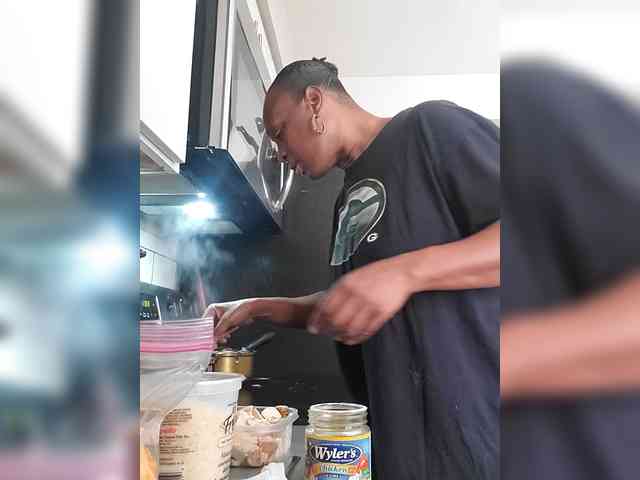 QueenAnitaDix webcam