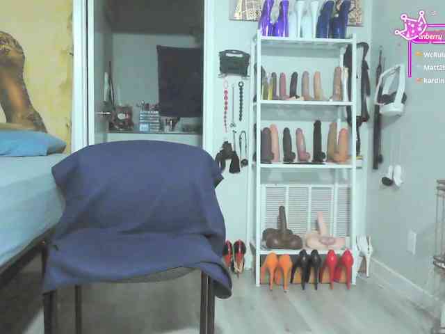 QueenAnitaDix webcam