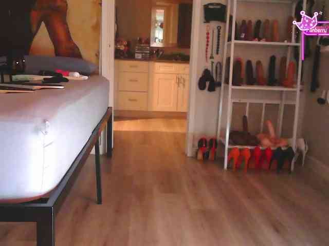 QueenAnitaDix webcam
