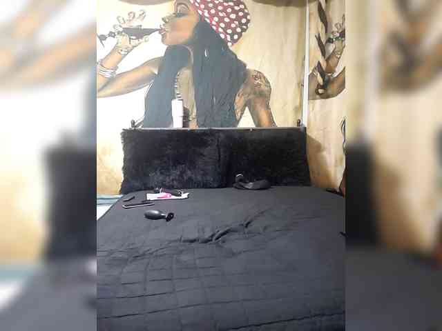 QueenAnitaDix webcam