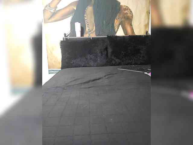 QueenAnitaDix webcam